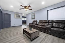 Remodeled Home near NRG, Downtown, Medical Center sleeps10 - Image 2