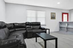 Large Updated Baytown Home • 5BR/3BA • Sleeps 12 - Image 2
