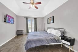 Quiet 4BR Near Nasa & Kemah, King Bed, Bbq, Patio - Holiday Home - Image 3