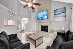 Quiet 4BR Near Nasa & Kemah, King Bed, Bbq, Patio - Holiday Home - Image 2