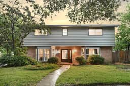 Home for summer with pool, pool table, outdoor kitchen,patio and balcony - Image 2