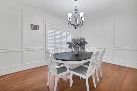 Luxury Galleria Townhome 4BR/3BA|Garage, Fast WiFi - Image 3
