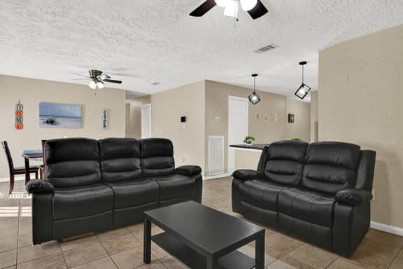 290/Cypress/NW Houston/Pets/NewListing - Image 4