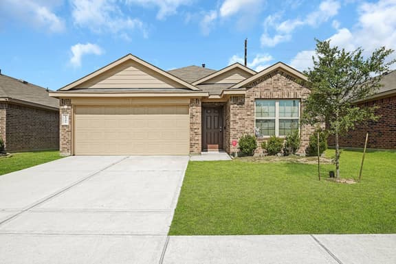 Spacious 4BR,EV Charger,Parking - East Houston Gem - Image 1